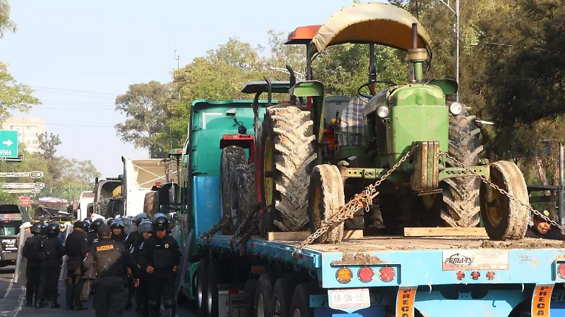 Marcha agricultores y transportistas CDMX